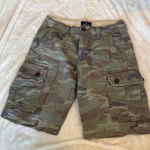 American Eagle cargo shorts size 28
